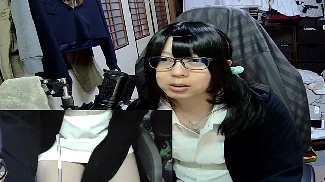 Snapshot of harinyanxxx chatting on February 26, 3:01 pm harinyanxxx online show from February 26, 3:01 pm