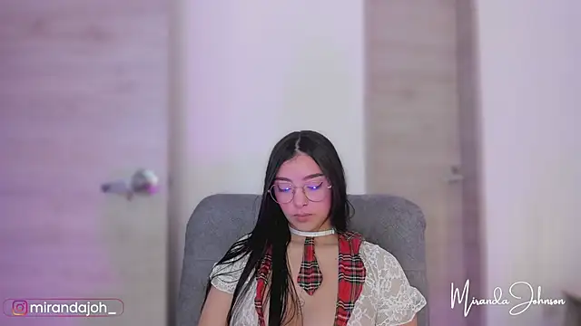 Snapshot of MirandaJohnson_ chatting on October 31, 12:13 pm MirandaJohnson online show from October 31, 12:13 pm