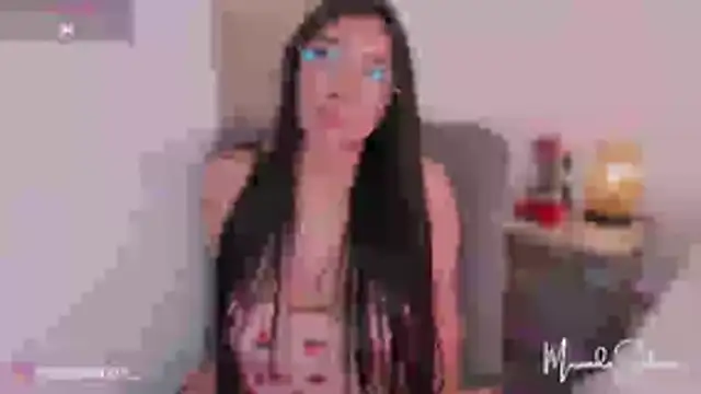 Snapshot of MirandaJohnson_ chatting on December 16, 2:10 pm MirandaJohnson online show from December 16, 2:10 pm