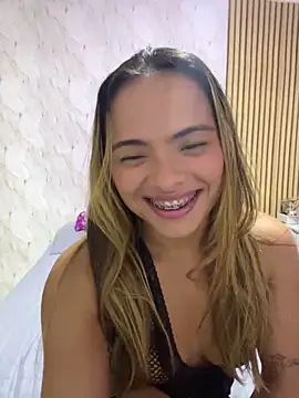safadinhaquenteW online show from May 1, 8:03 pm