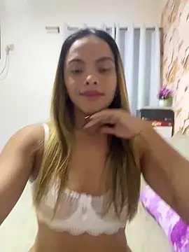 safadinhaquenteW online show from June 12, 1:47 am