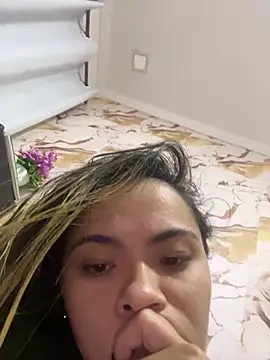 safadinhaquenteW online show from July 8, 1:19 am