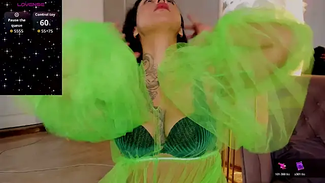 Aisha Goldstein online show from December 18, 5:56 am