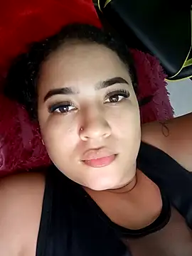 Snapshot of Samiraxxx24 chatting on October 22, 5:45 pm Samiraxxx24 online show from October 22, 5:45 pm