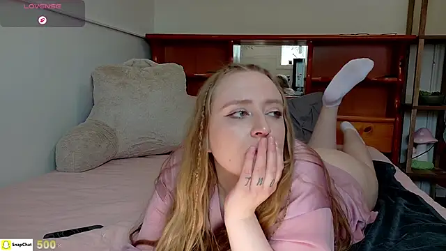 Pattyworld69 online show from April 17, 4:21 pm