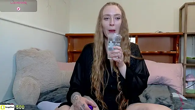 Pattyworld69 online show from April 16, 9:39 pm