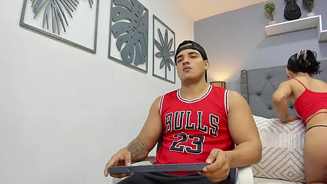 violeta and maxx online show from December 3, 12:12 am