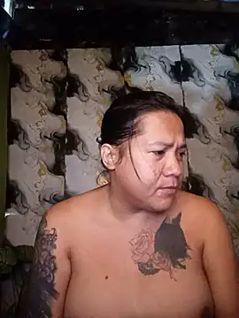 Snapshot of trishacummerts chatting on May 22, 10:52 pm trishacummerts online show from May 22, 10:52 pm