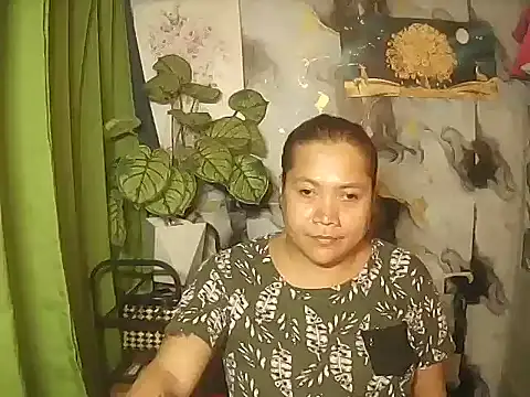 Snapshot of trishacummerts chatting on June 20, 2:27 am trishacummerts online show from June 20, 2:27 am