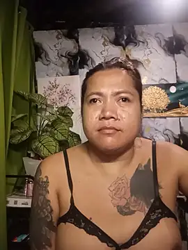 Snapshot of trishacummerts chatting on July 16, 7:33 pm trishacummerts online show from July 16, 7:33 pm