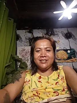 Snapshot of trishacummerts chatting on July 1, 7:14 pm trishacummerts online show from July 1, 7:14 pm