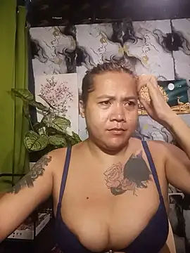 Snapshot of trishacummerts chatting on June 28, 2:07 am trishacummerts online show from June 28, 2:07 am