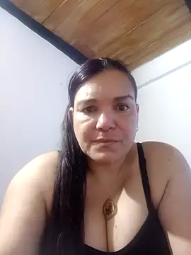 Snapshot of MilfBlonde_ chatting on October 19, 11:13 am MilfBlonde online show from October 19, 11:13 am