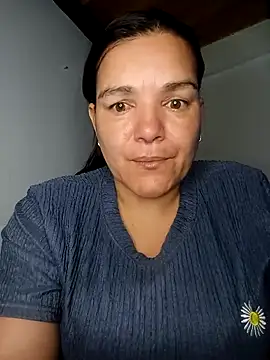 Snapshot of MilfBlonde_ chatting on October 17, 11:12 am MilfBlonde online show from October 17, 11:12 am