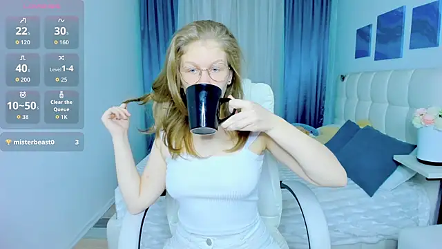 Snapshot of Angelie__Eyes chatting on November 18, 3:48 pm Angelie Eyes online show from November 18, 3:48 pm