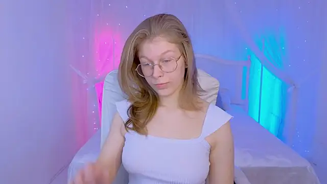 Snapshot of Angelie__Eyes chatting on November 30, 3:35 pm Angelie Eyes online show from November 30, 3:35 pm