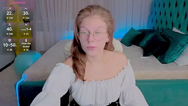 Snapshot of Angelie__Eyes chatting on November 4, 3:05 pm Angelie Eyes online show from November 4, 3:05 pm