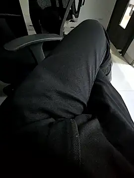 Snapshot of crawlerdrill chatting on November 6, 11:58 am crawlerdrill online show from November 6, 11:58 am