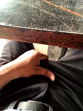 Snapshot of crawlerdrill chatting on November 26, 10:48 am crawlerdrill online show from November 26, 10:48 am