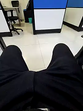 Snapshot of crawlerdrill chatting on November 4, 11:25 am crawlerdrill online show from November 4, 11:25 am