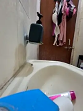 Snapshot of crawlerdrill chatting on November 21, 2:32 am crawlerdrill online show from November 21, 2:32 am