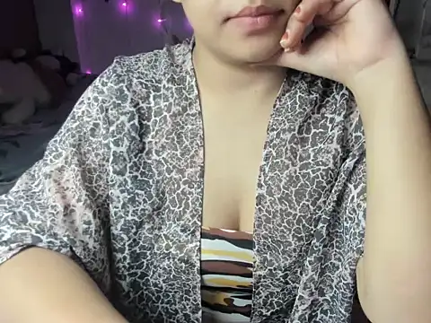 Divya68 online show from November 19, 5:24 pm