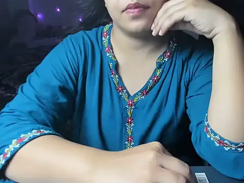 Snapshot of Divya68 chatting on October 17, 5:48 pm Divya68 online show from October 17, 5:48 pm