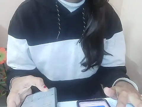 Snapshot of notty_heena chatting on December 4, 5:06 am notty heena online show from December 4, 5:06 am