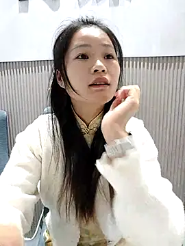 Snapshot of zrr32 chatting on October 12, 10:27 am zrr32 online show from October 12, 10:27 am