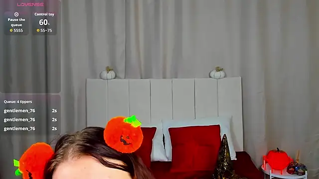 ElisSweety online show from October 29, 1:04 am