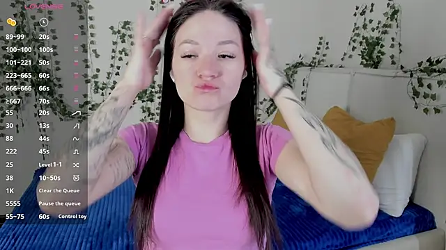 ChillGato online show from December 17, 1:32 am