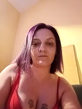 Snapshot of Titinceto88 chatting on October 15, 8:17 pm Titinceto88 online show from October 15, 8:17 pm