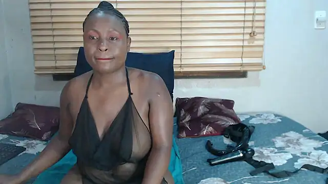 Snapshot of BlackDiamond21xx chatting on January 8, 1:11 am BlackDiamond21xx online show from January 8, 1:11 am