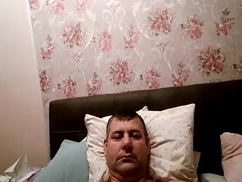 Snapshot of tibci12789 chatting on December 5, 5:17 am tibci12789 online show from December 5, 5:17 am