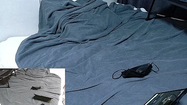 koreanboy2341 online show from December 18, 2:43 pm