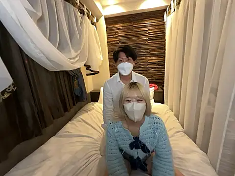 Snapshot of sarariman_8585 chatting on November 15, 1:26 pm sarariman 8585 online show from November 15, 1:26 pm