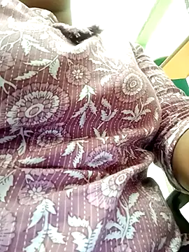 ITZ YUVIKA online show from November 18, 4:27 am