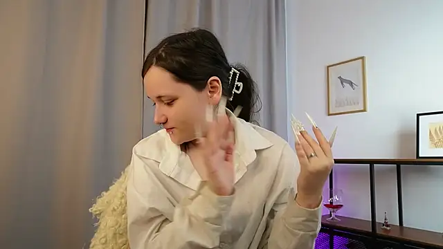 Snapshot of BrynnJune chatting on October 18, 4:14 am BrynnJune online show from October 18, 4:14 am