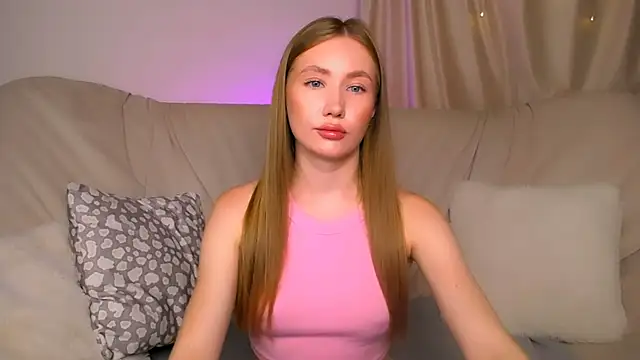 Snapshot of EllyColins chatting on July 11, 3:07 am EllyColins online show from July 11, 3:07 am