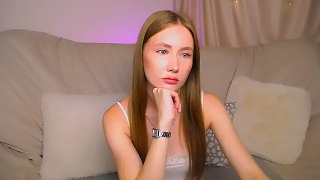 Snapshot of EllyColins chatting on July 18, 3:15 am EllyColins online show from July 18, 3:15 am
