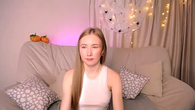 EllyColins online show from October 18, 2:35 am