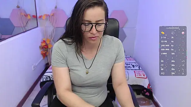 Snapshot of Lui_Fer01 chatting on October 15, 10:34 am Lui Fer01 online show from October 15, 10:34 am