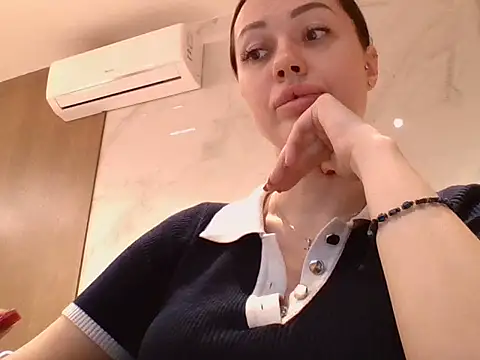 Snapshot of Yanorell chatting on February 26, 9:31 am Yanorell online show from February 26, 9:31 am