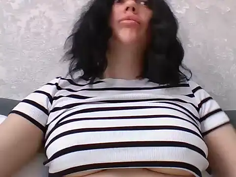 Snapshot of Yanorell chatting on March 4, 6:43 am Yanorell online show from March 4, 6:43 am