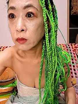 Snapshot of jyuse000ryuse chatting on July 9, 11:53 am jyuse000ryuse online show from July 9, 11:53 am