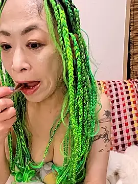 Snapshot of jyuse000ryuse chatting on June 15, 12:49 pm jyuse000ryuse online show from June 15, 12:49 pm