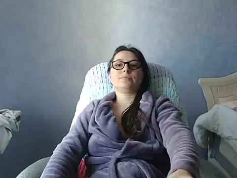 LuckyLisa23 online show from April 19, 9:54 am