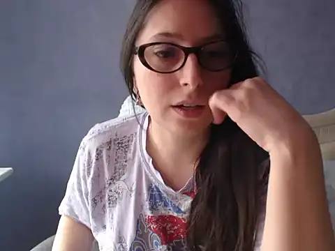 LuckyLisa23 online show from April 22, 9:38 am