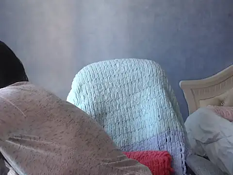 LuckyLisa23 online show from April 27, 9:07 am