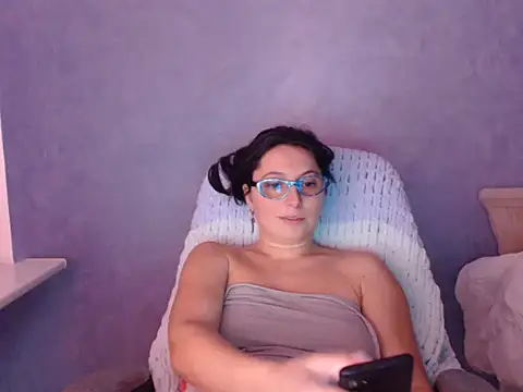 LuckyLisa23 online show from February 5, 5:42 pm